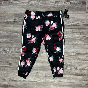 Torrid BNWT active joggers black with pink floral print